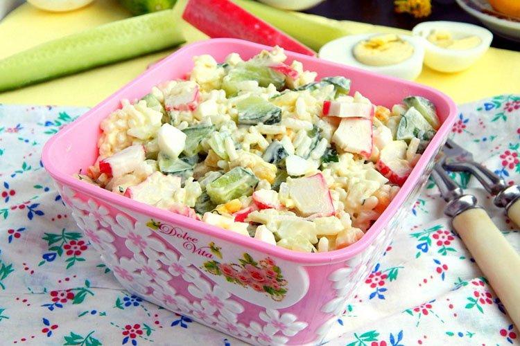 Крабовый салат с рисом