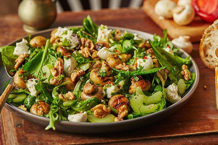 Грибной салат с сельдереем