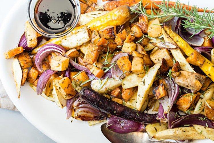 Салат с жареным сельдереем