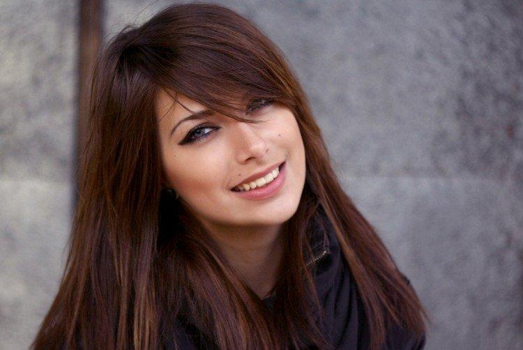 Косая челка – тут прикрыть, там подчеркнуть