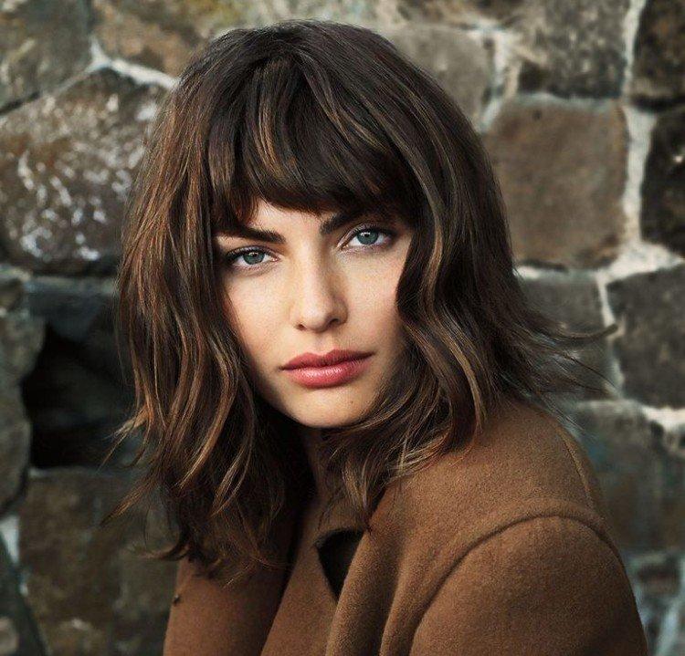 Стрижки с челкой 2021 – фото и красивые идеи