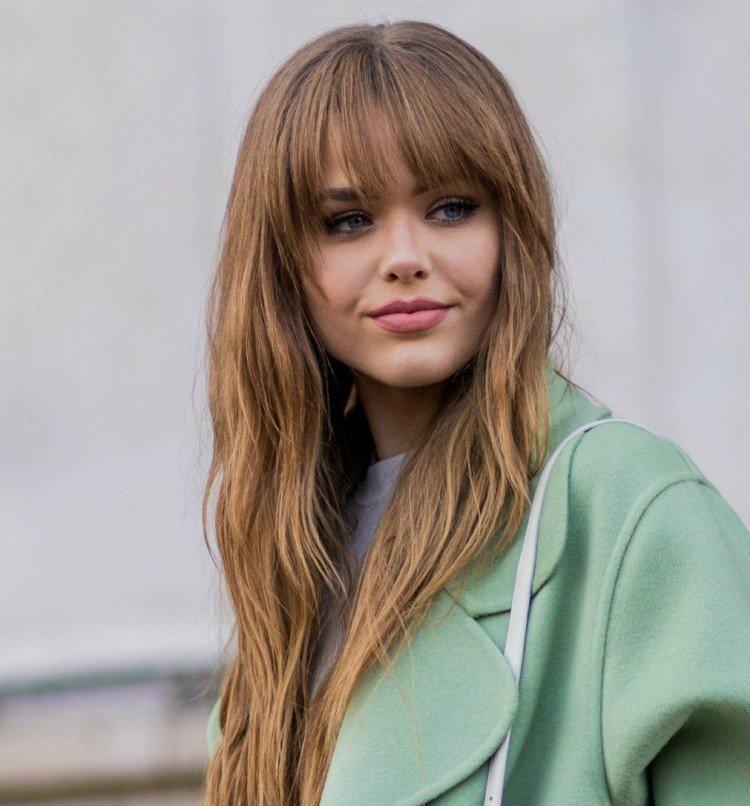 Стрижки с челкой 2021 – фото и красивые идеи