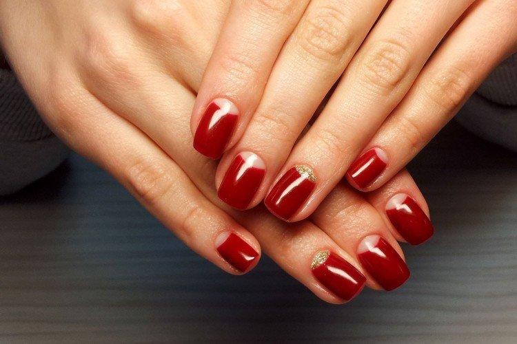 Красный френч и лунный маникюр