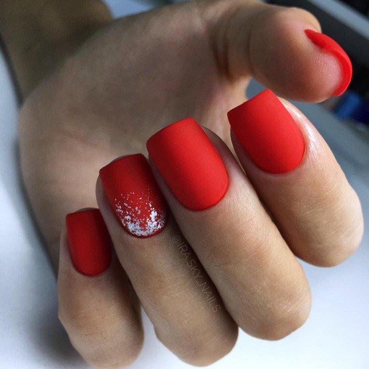 Красный маникюр – фото и красивые идеи