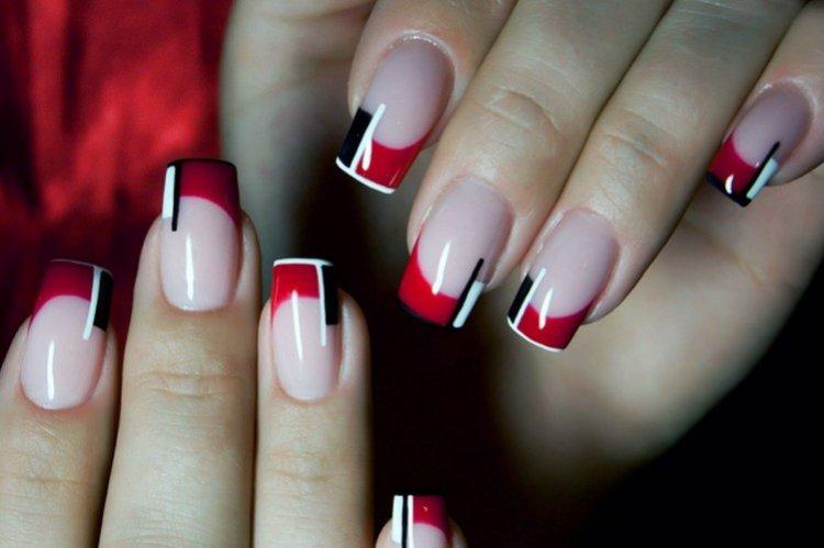 Красный френч и лунный маникюр