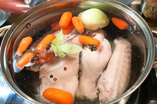 Холодец из индюшиных крылышек