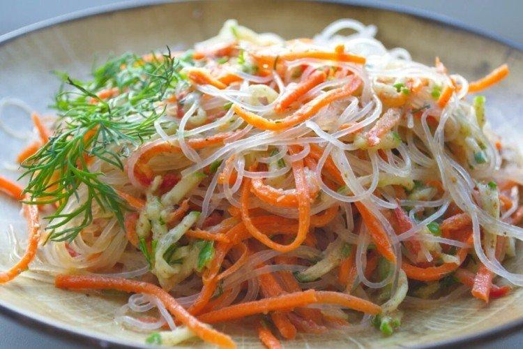 Китайский салат из редьки и лапши фунчоза