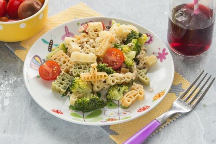 Паста с брокколи и фаршем индейки