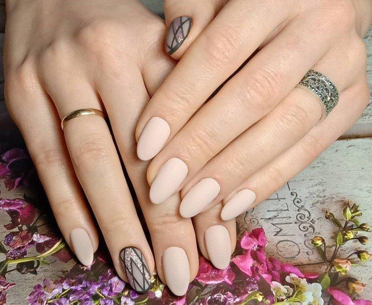 Бежевый маникюр - фото и идеи