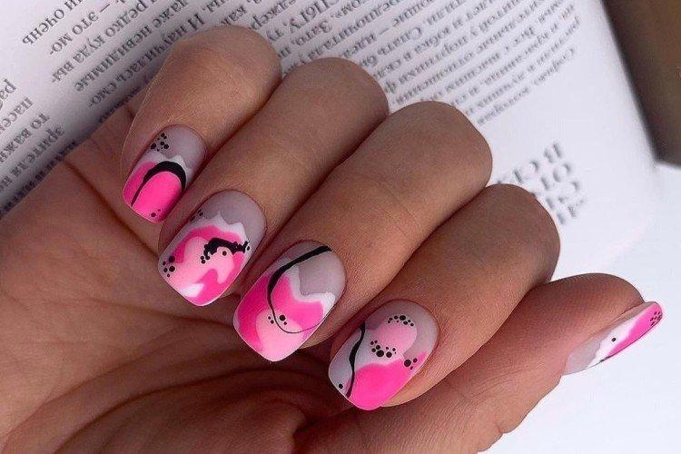 Розовый маникюр 2021: модные идеи и тенденции (фото)