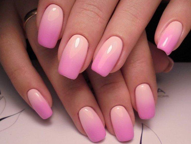 Розовый градиентный маникюр