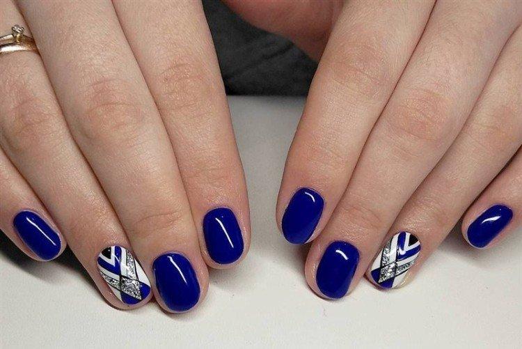 Синий маникюр - фото и идеи