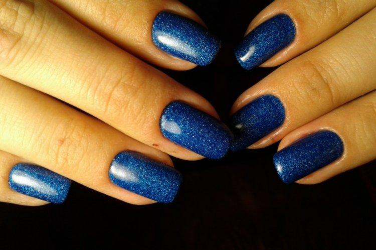 Синий маникюр - фото и идеи