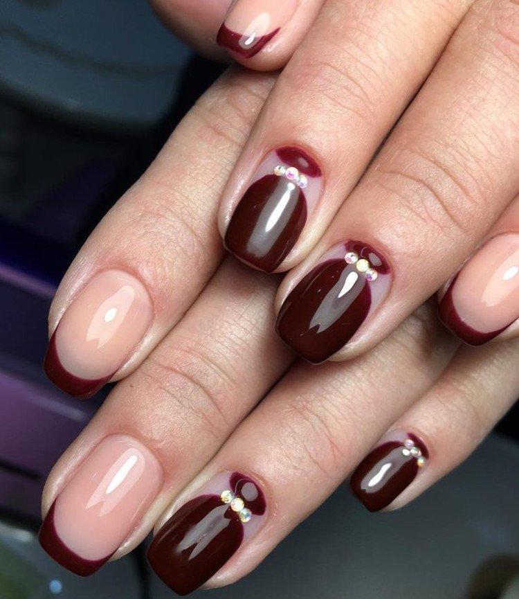 Бордовый френч и лунный маникюр