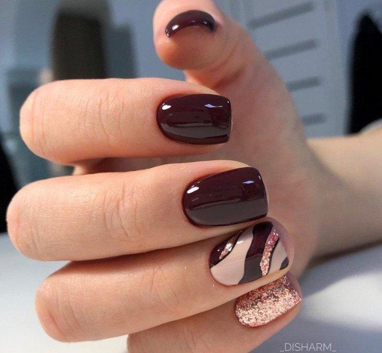 Бордовый маникюр с бежевым
