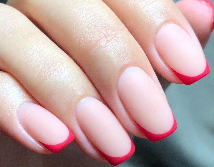 Матовый френч и лунный маникюр