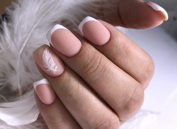 Матовый свадебный маникюр