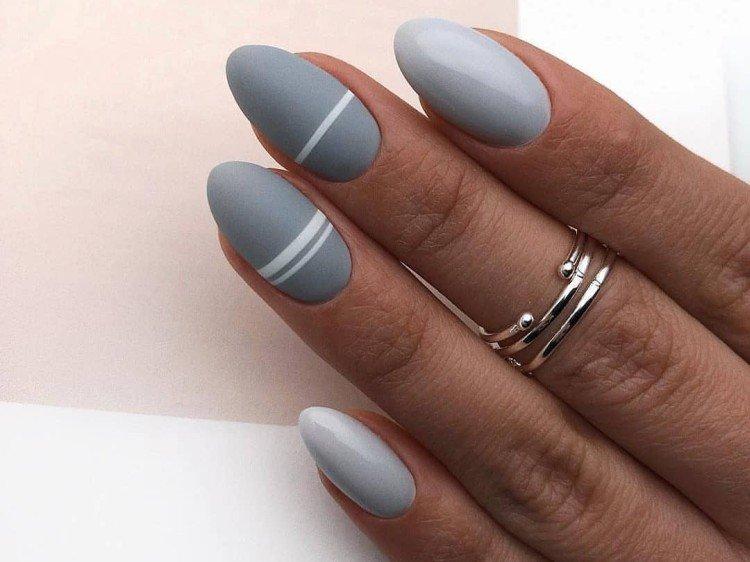 Матовый серый маникюр