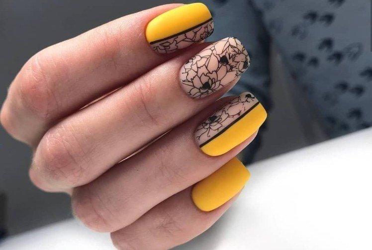 Матовый желтый маникюр