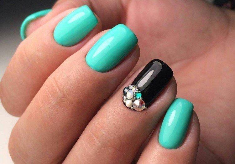 Маникюр на квадратные ногти 2021 - фото и идеи