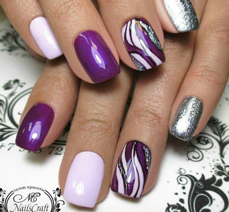 Бело-фиолетовый маникюр