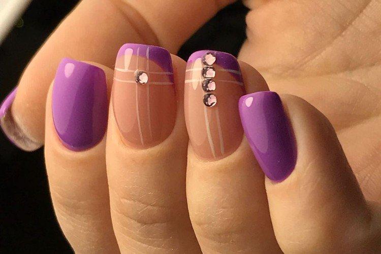 Фиолетовый французский маникюр