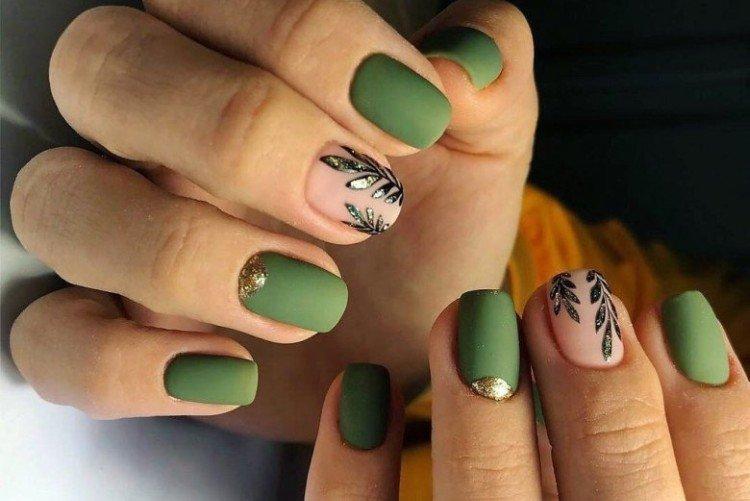 Модный зеленый маникюр 2021