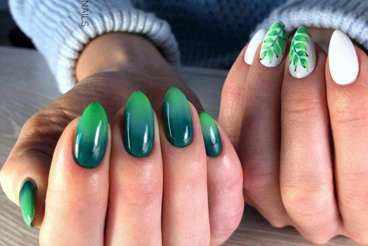Зеленый маникюр омбре