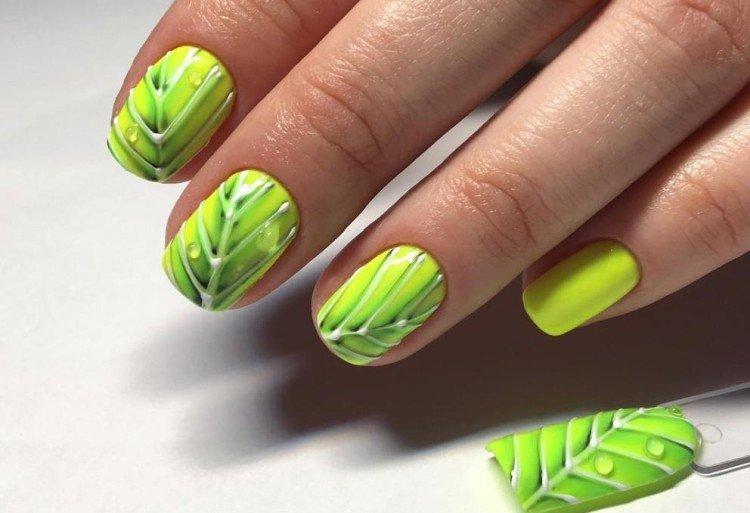 Яркий зеленый маникюр