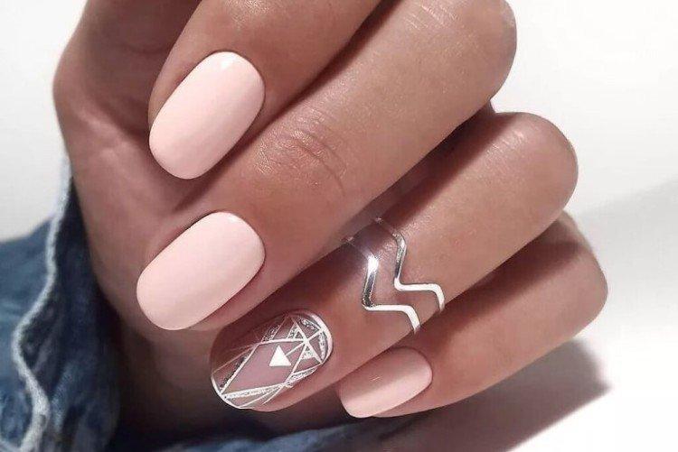 Светлый маникюр - фото и идеи