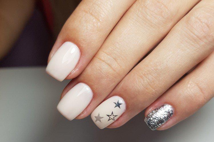 Светлый маникюр - фото и идеи