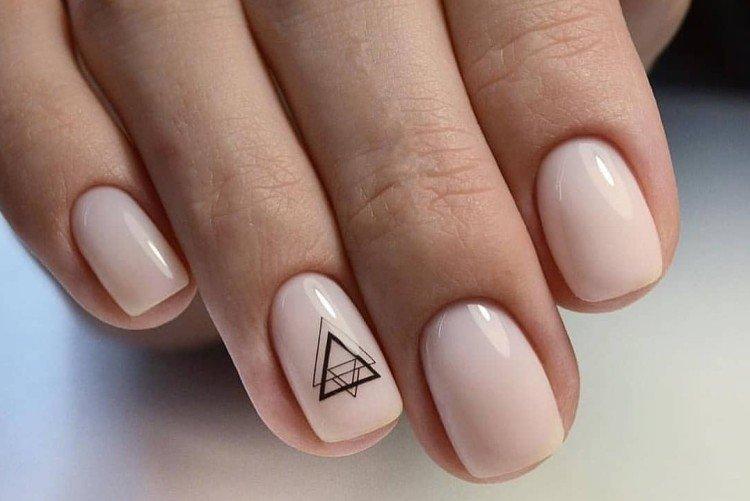 Светлый маникюр - фото и идеи