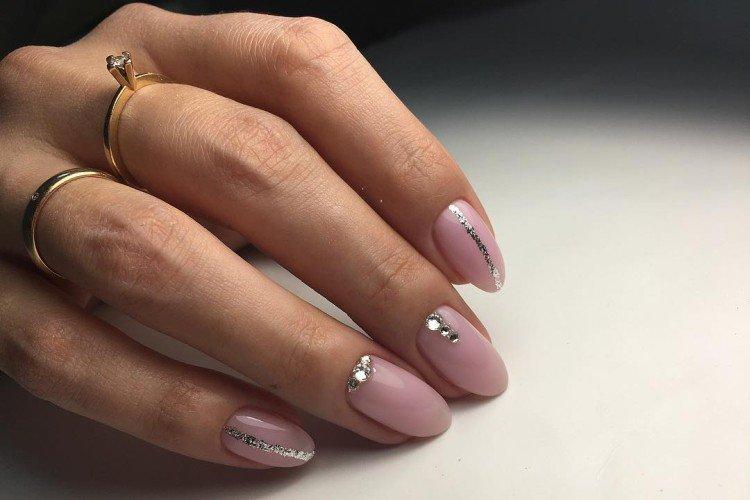 Нюдовый маникюр гель-лаком 2021