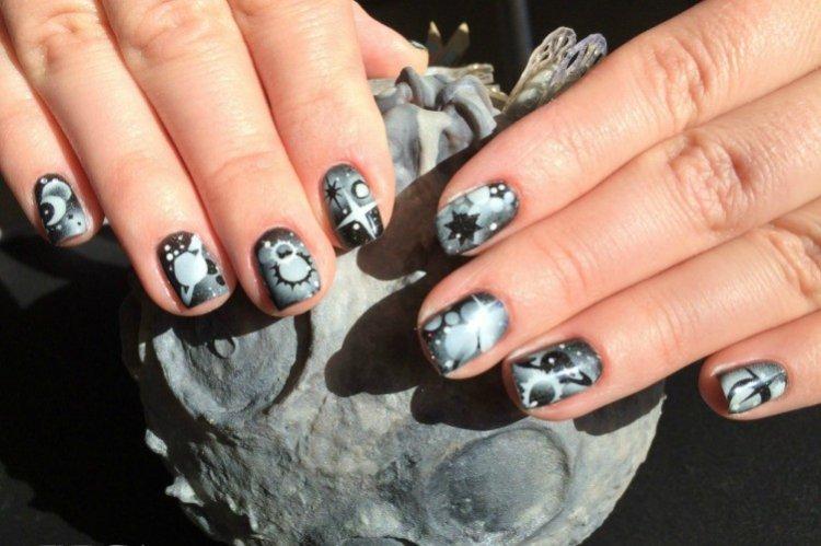 Рисунки аэрографом на ногтях