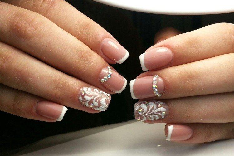 Свадебный маникюр с рисунками 2021