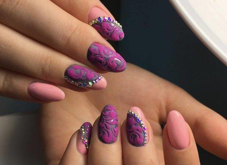 Объемный дизайн ногтей