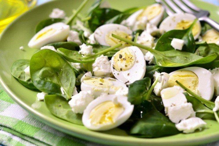 Салат со шпинатом