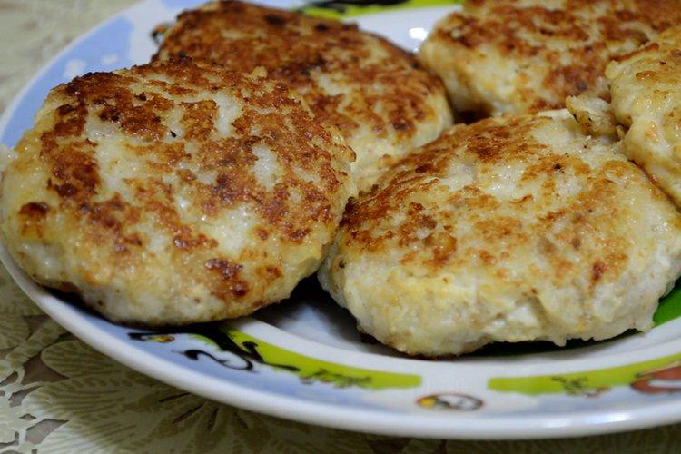 Котлеты из рыбного фарша с овсяными хлопьями