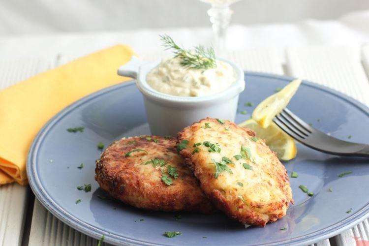 Котлеты из трески с зеленым горошком