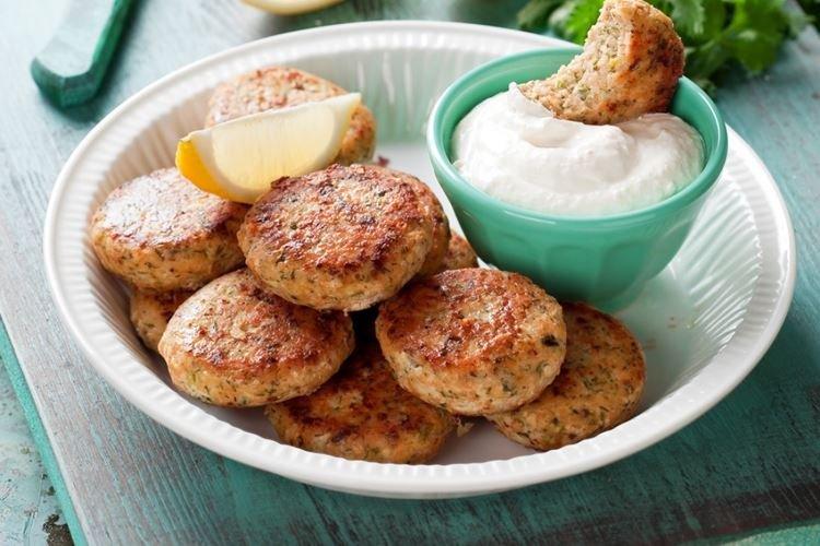 Рыбные котлеты из трески с кускусом