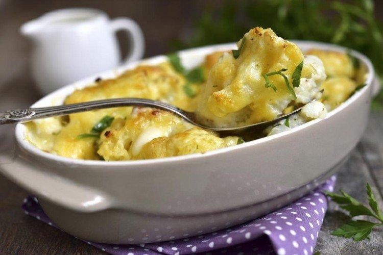 Цветная капуста с яйцом и сыром