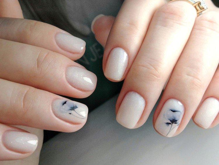 Нюдовый весенний маникюр