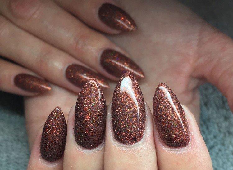 Маникюр с шиммером на длинные ногти