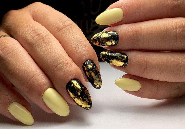 Маникюр с фольгой на длинные ногти