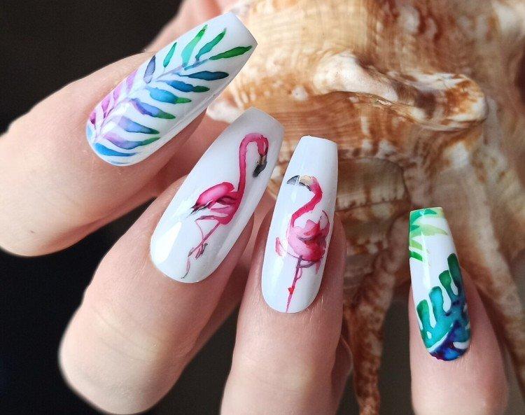 Акварельный маникюр на длинные ногти