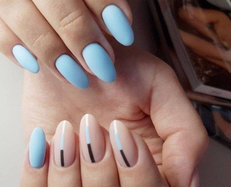 Матовый голубой маникюр