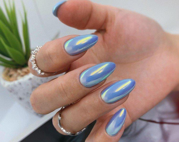 Голубой маникюр со стальным отливом