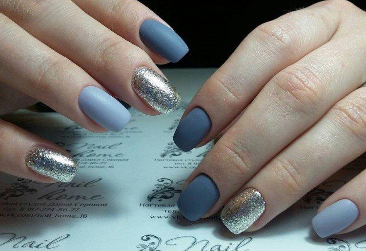 Серо-голубой маникюр
