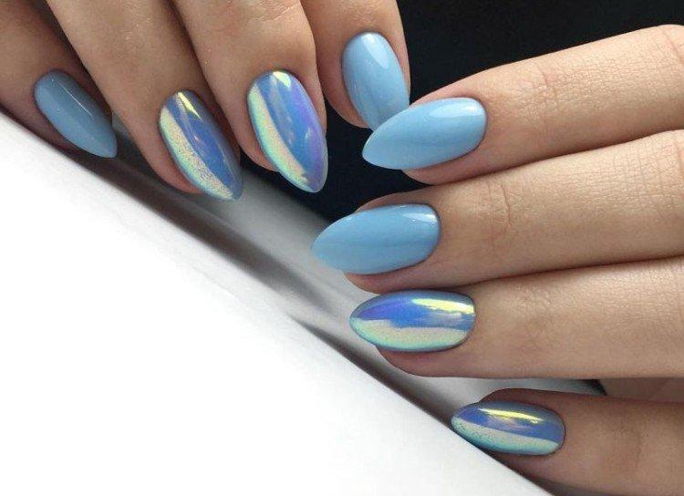Голубой маникюр с втиркой