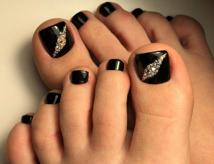 Педикюр 2021 - фото и идеи